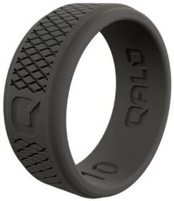 Qalo Men's Black Crosshatch Q2X Ring QS9-MHK